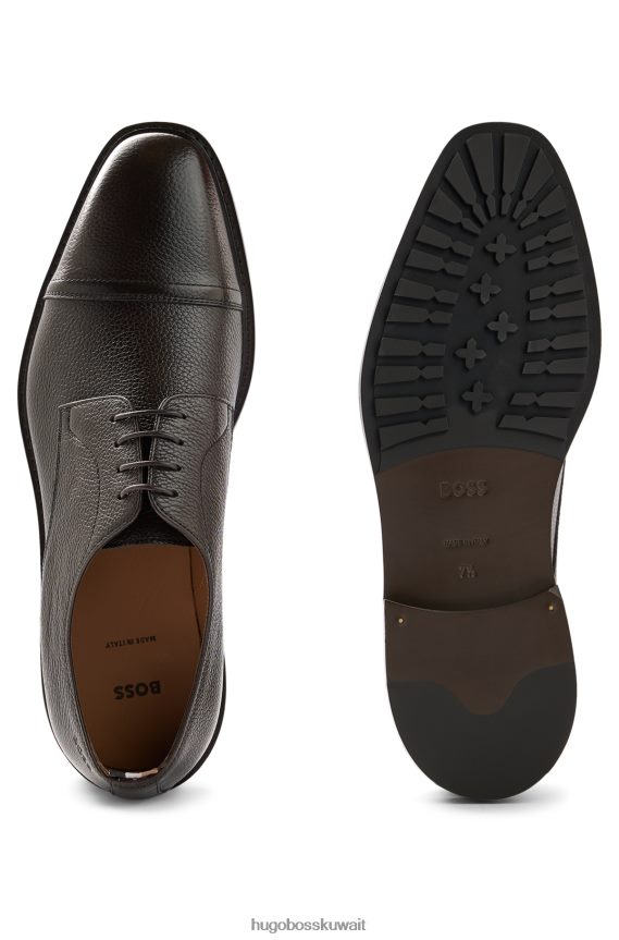 4TFNJN4855 بني غامق Hugo Boss حذاء ديربي إيطالي الصنع بمقدمة مدببة من الجلد المحبب باللون البني الداكن