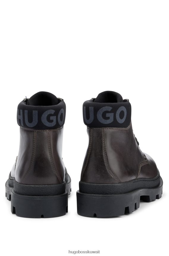 4TFNJN4914 بني غامق Hugo Boss حذاء نصف بوت بني داكن بياقة تحمل العلامة التجارية Hugo مصنوع من الجلد القابل للسحب