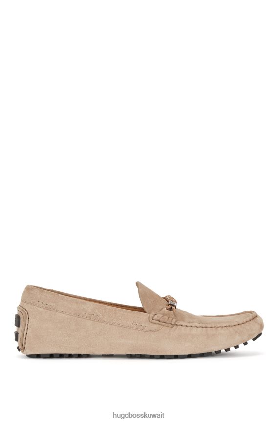4TFNJN4935 اللون البيج Hugo Boss حذاء بدون كعب من جلد الغزال سهل الارتداء مزين بحبل يحمل العلامة التجارية باللون البيج