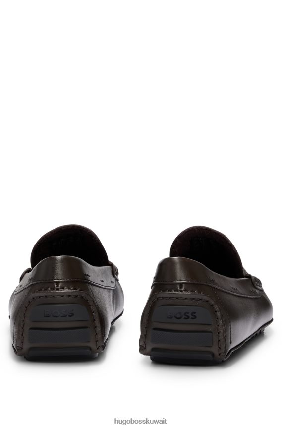 4TFNJN4948 بني غامق Hugo Boss حذاء بدون كعب بنعل السائق مصنوع من الجلد مع زخرفة باللون البني الداكن من هوغو