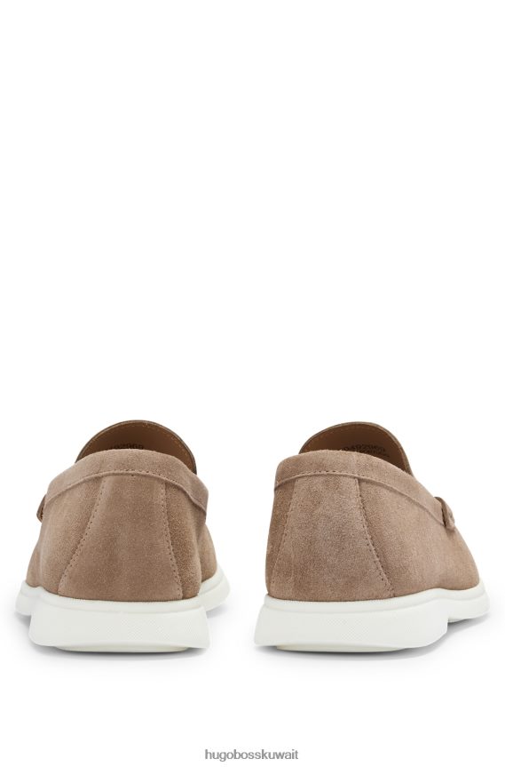 4TFNJN4958 اللون البيج Hugo Boss حذاء بدون كعب من الجلد السويدي مع شعار emed ونعل خارجي من مادة TPU