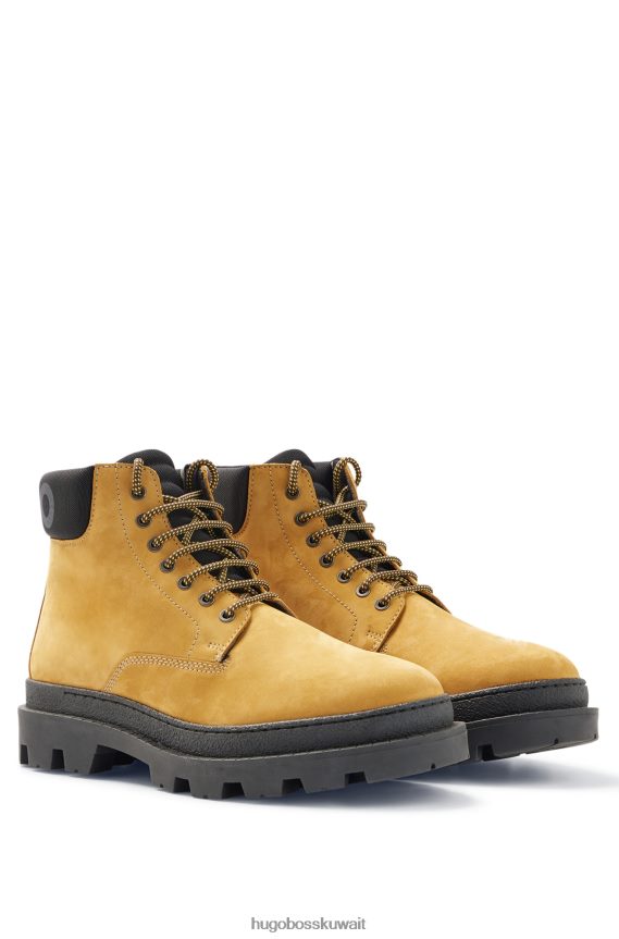 4TFNJN5012 أصفر Hugo Boss نصف حذاء من جلد نوبوك مع ياقة هوغو صفراء تحمل العلامة التجارية