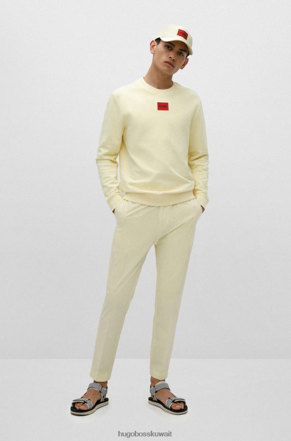 4TFNJN5067 أصفر فاتح Hugo Boss قبعة هوغو من نسيج قطني طويل مع شعار أحمر وأصفر فاتح