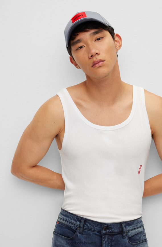 4TFNJN5068 أزرق فاتح Hugo Boss قبعة من نسيج قطني طويل مع شعار أحمر اللون باللون الأزرق الفاتح