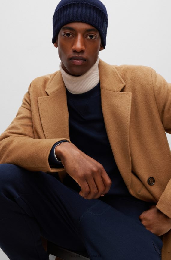 4TFNJN5114 أزرق غامق Hugo Boss قبعة صغيرة محبوكة مع شارة شعار منسوجة هوغو باللون الأزرق الداكن