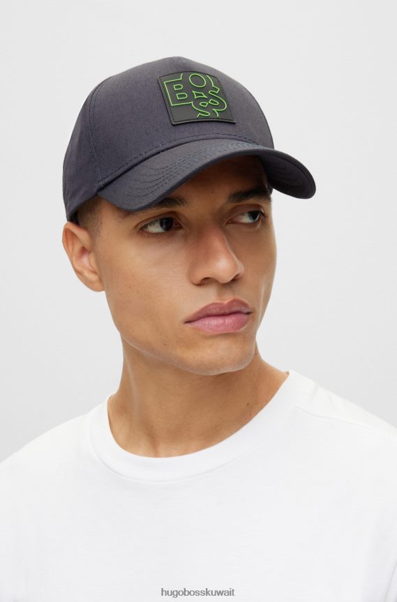 4TFNJN5145 أزرق غامق Hugo Boss قبعة من نسيج قطني طويل مع شارة هوغو بشعار الهز باللون الأزرق الداكن