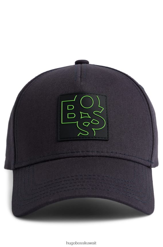 4TFNJN5145 أزرق غامق Hugo Boss قبعة من نسيج قطني طويل مع شارة هوغو بشعار الهز باللون الأزرق الداكن