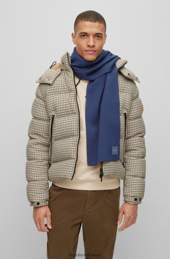 4TFNJN5168 أزرق غامق Hugo Boss وشاح مضلع باللون الأزرق الداكن من خيوط ناعمة مع شارة شعار السيليكون هوغو