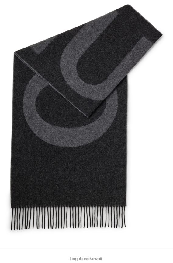 4TFNJN5170 الرمادي الداكن Hugo Boss وشاح هوغو باللون الرمادي الداكن للجنسين مزين بشعار الماركة مصنوع من مزيج الصوف