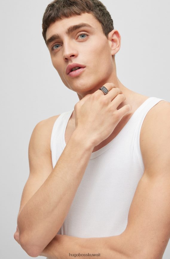 4TFNJN5191 فضة Hugo Boss خاتم هوغو الفضي ذو اللمسة النهائية العتيقة مع الشعار المحفور