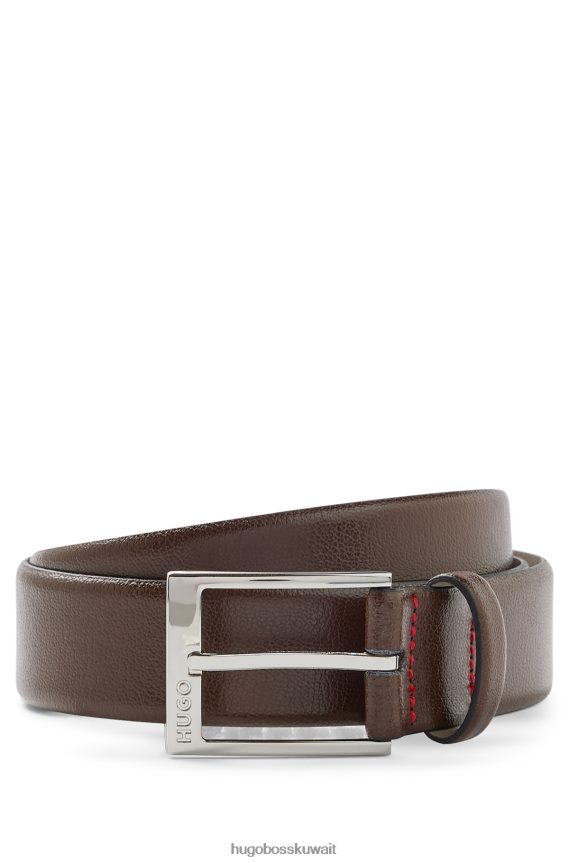 4TFNJN5198 بني غامق Hugo Boss حزام هوغو من الجلد المحبب مع إبزيم محفور عليه الشعار باللون البني الداكن