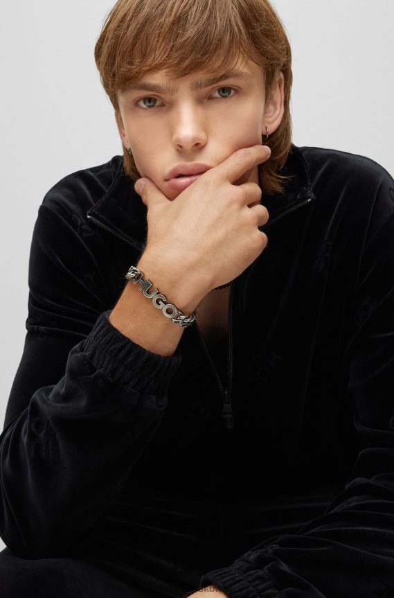 4TFNJN5266 فضة Hugo Boss سوار بسلسلة فضية مع لوحة شعار هوغو