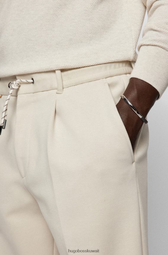 4TFNJN5270 فضة Hugo Boss سوار فضي بشعار Hugo المعدني بلمسات نهائية لامعة ومطفأة اللمعة