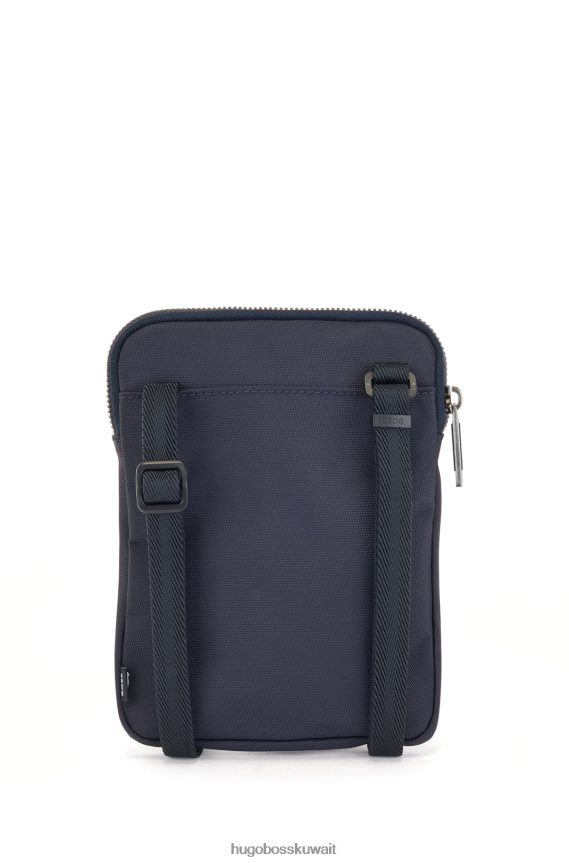 4TFNJN5299 أزرق غامق Hugo Boss حقيبة رقبة من النايلون المعاد تدويره مع طباعة شعار متعدد الطبقات باللون الأزرق الداكن
