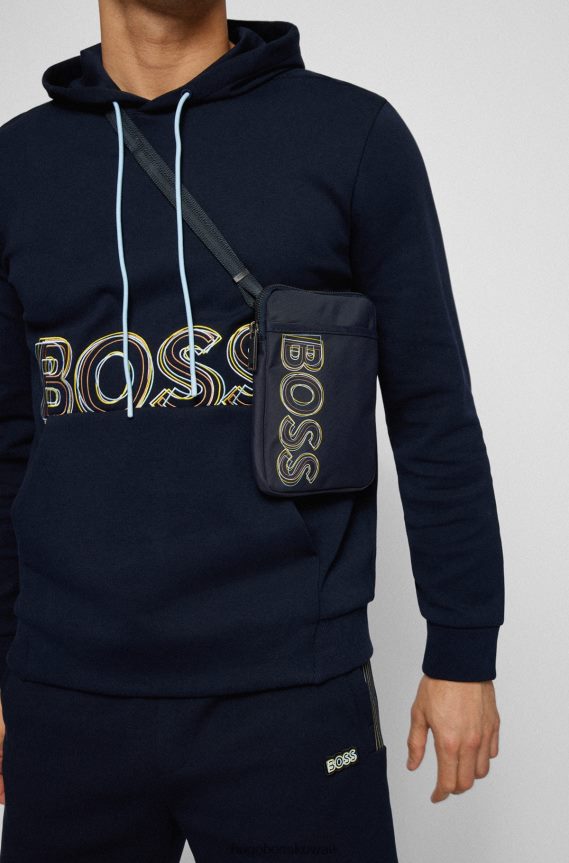 4TFNJN5299 أزرق غامق Hugo Boss حقيبة رقبة من النايلون المعاد تدويره مع طباعة شعار متعدد الطبقات باللون الأزرق الداكن