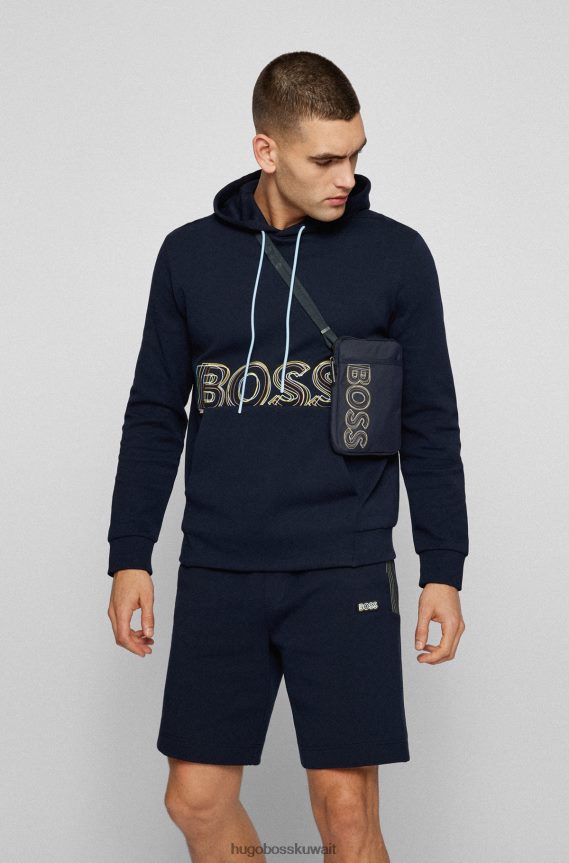 4TFNJN5299 أزرق غامق Hugo Boss حقيبة رقبة من النايلون المعاد تدويره مع طباعة شعار متعدد الطبقات باللون الأزرق الداكن