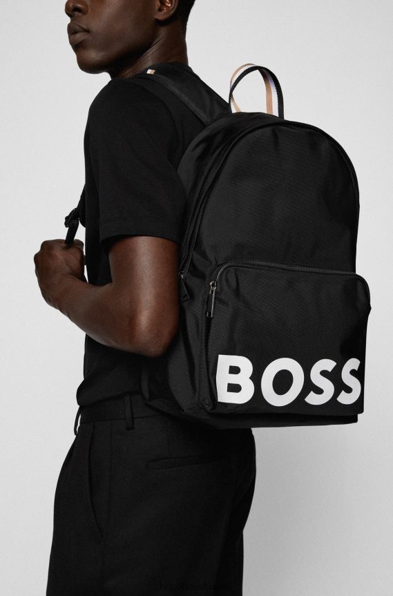 4TFNJN5301 أسود Hugo Boss حقيبة ظهر مصنوعة من مواد معاد تدويرها باللون الأسود مع حزام هوغو ذو شريط مميز