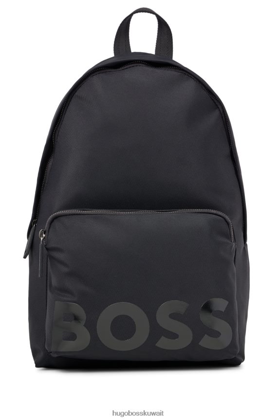 4TFNJN5303 أسود Hugo Boss حقيبة ظهر سوداء من مادة معاد تدويرها من هوغو مع حزام مخطط مميز