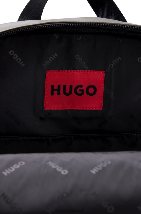 4TFNJN5309 أخضر غامق Hugo Boss حقيبة ظهر من القماش المطلي مع رقعة شعار هوغو باللون الأخضر الداكن