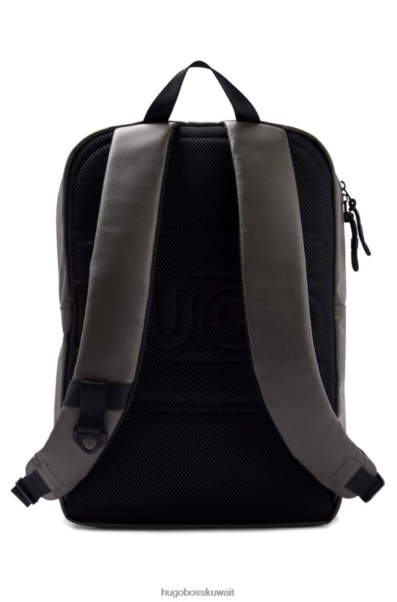 4TFNJN5309 أخضر غامق Hugo Boss حقيبة ظهر من القماش المطلي مع رقعة شعار هوغو باللون الأخضر الداكن