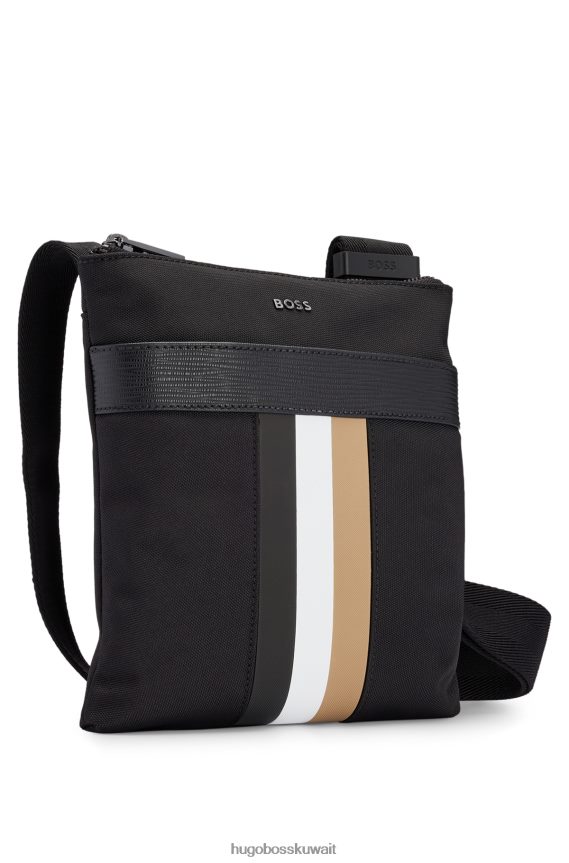 4TFNJN5317 أسود Hugo Boss حقيبة هيوغو مظروفة بخطوط مميزة باللون الأسود مصنوعة من النايلون المعاد تدويره