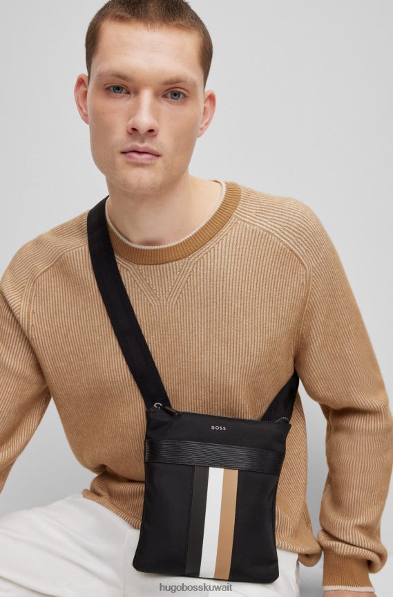 4TFNJN5317 أسود Hugo Boss حقيبة هيوغو مظروفة بخطوط مميزة باللون الأسود مصنوعة من النايلون المعاد تدويره