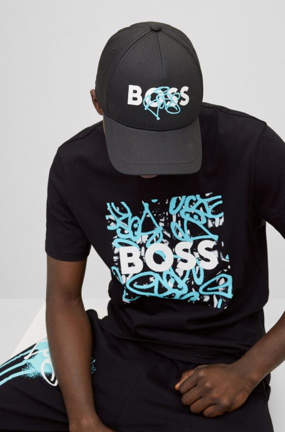 4TFNJN5325 أسود Hugo Boss قبعة هوغو بشعار جرافيتي من نسيج قطني طويل باللون الأسود