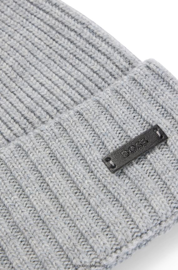 4TFNJN5340 فضة Hugo Boss قبعة صغيرة فضية من الصوف البكر مع رقعة شعار هوغو من الجلد الصناعي