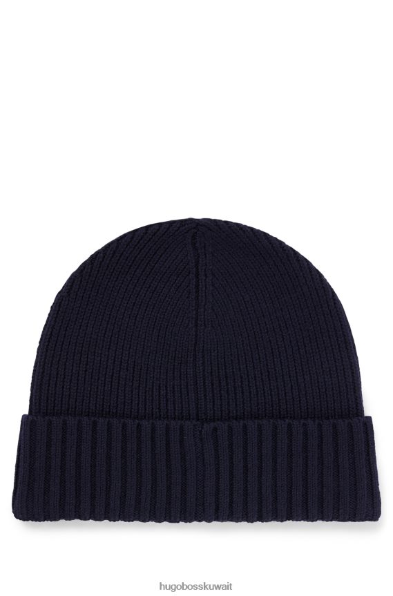 4TFNJN5341 أزرق غامق Hugo Boss قبعة صغيرة من الصوف البكر مع رقعة شعار هوغو من الجلد الصناعي باللون الأزرق الداكن