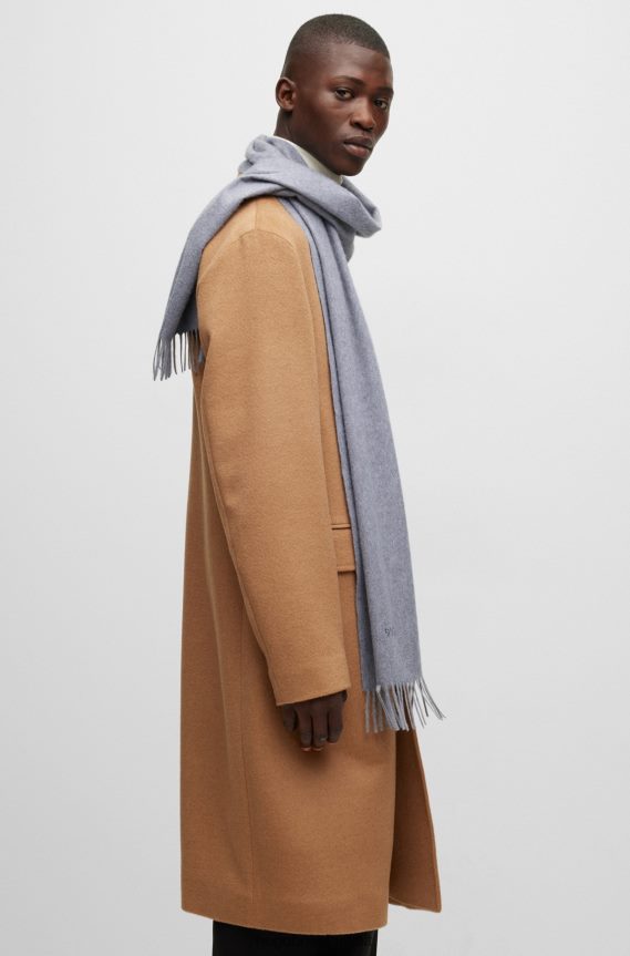 4TFNJN5357 رمادي Hugo Boss هوغو وشاح كشمير إيطالي مع شعار مطرز باللون الرمادي