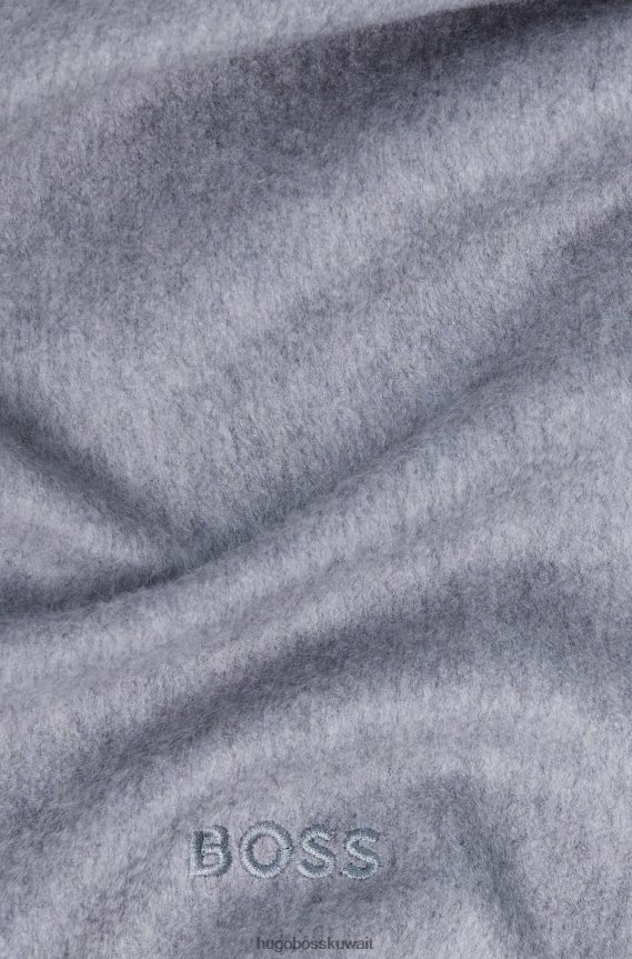 4TFNJN5357 رمادي Hugo Boss هوغو وشاح كشمير إيطالي مع شعار مطرز باللون الرمادي