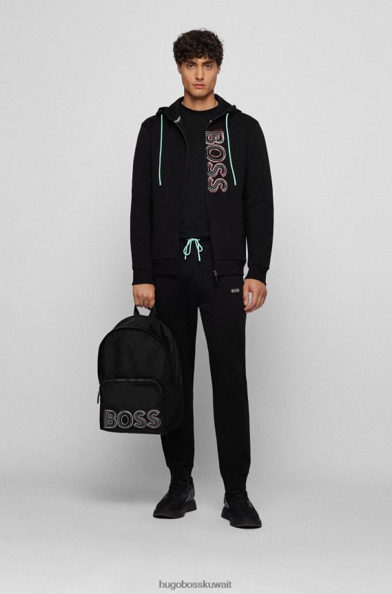 4TFNJN5375 أسود Hugo Boss حقيبة ظهر هوغو سوداء بسحاب مصنوعة من قماش معاد تدويره مع شعار متعدد الألوان