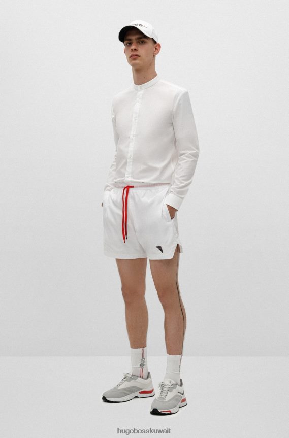 4TFNJN5442 أبيض Hugo Boss قبعة من نسيج قطني طويل مع شعار وشريط أحمر باللون الأبيض