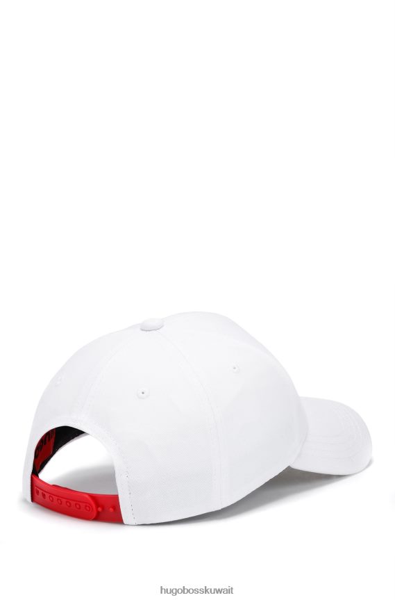 4TFNJN5442 أبيض Hugo Boss قبعة من نسيج قطني طويل مع شعار وشريط أحمر باللون الأبيض