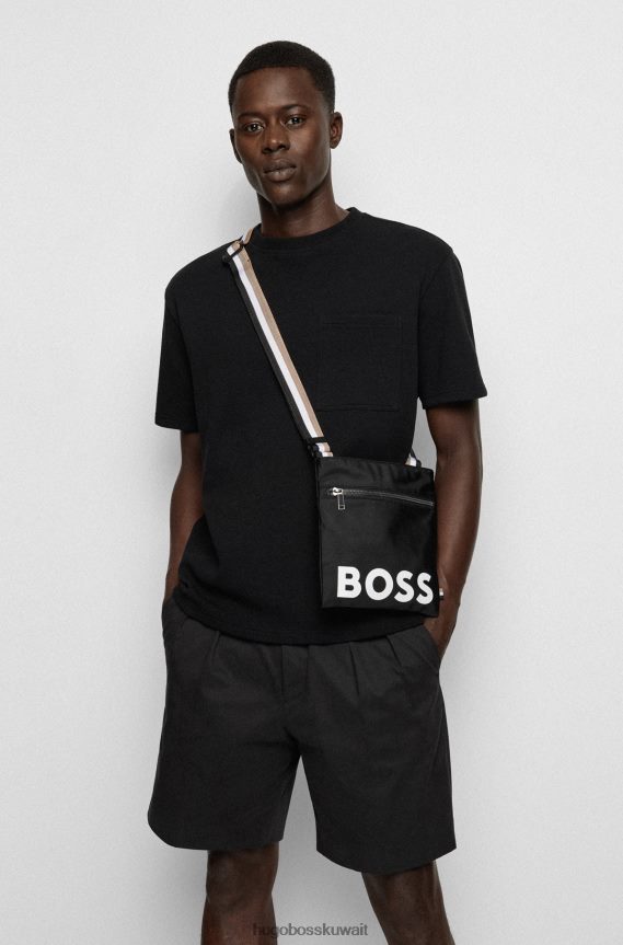 4TFNJN5456 أسود Hugo Boss حقيبة مغلف من النايلون المعاد تدويره مع شعار مطبوع باللون الأسود