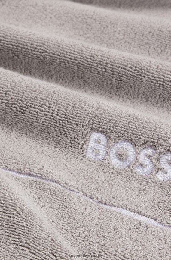 4TFNJN5471 رمادي Hugo Boss منشفة الضيوف من هوغو من القطن المصري مع شعار متباين باللون الرمادي