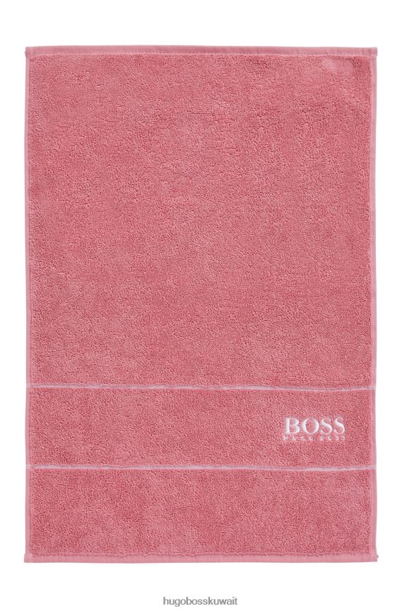4TFNJN5478 وردي فاتح Hugo Boss منشفة ضيوف من القطن المصري مع شعار متباين باللون الوردي الفاتح