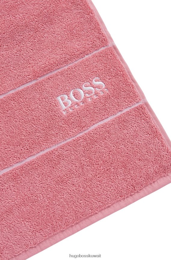 4TFNJN5478 وردي فاتح Hugo Boss منشفة ضيوف من القطن المصري مع شعار متباين باللون الوردي الفاتح