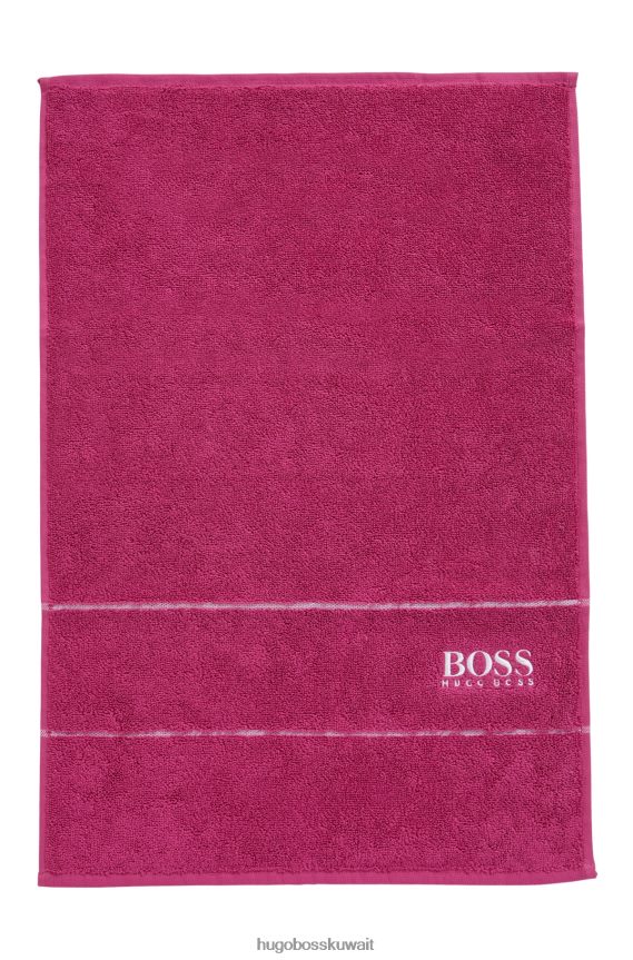 4TFNJN5479 لون القرنفل Hugo Boss منشفة ضيوف من القطن المصري مع شعار هوغو باللون الوردي المتباين