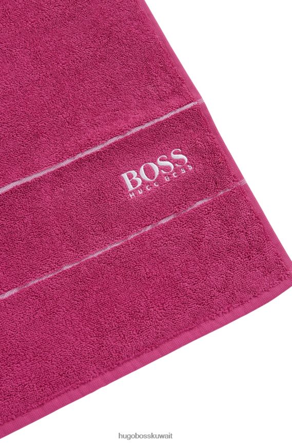 4TFNJN5479 لون القرنفل Hugo Boss منشفة ضيوف من القطن المصري مع شعار هوغو باللون الوردي المتباين