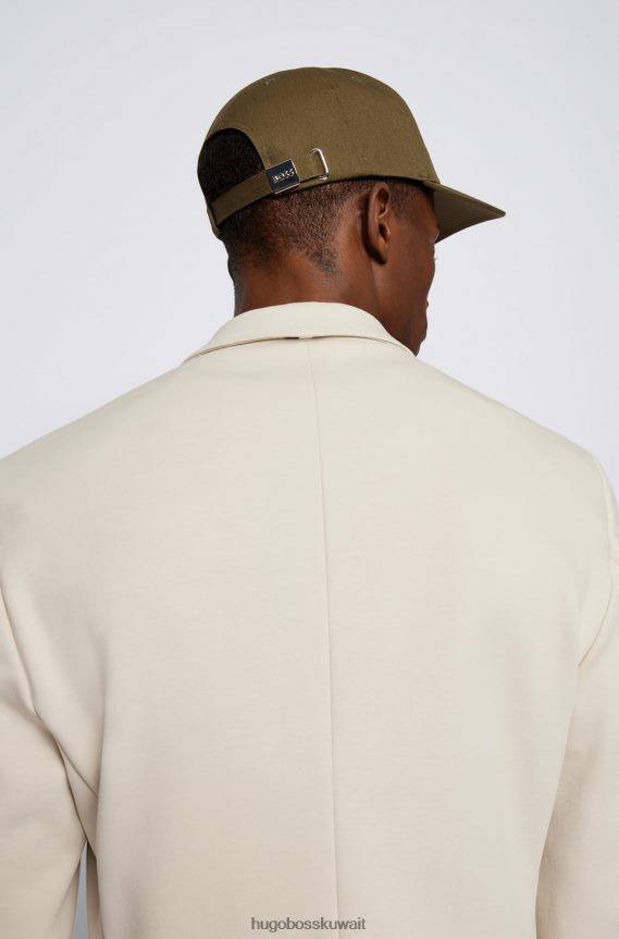 4TFNJN5497 اخضر فاتح Hugo Boss قبعة من نسيج قطني طويل باللون الأخضر الفاتح مع شعار هوغو للموسم الجديد