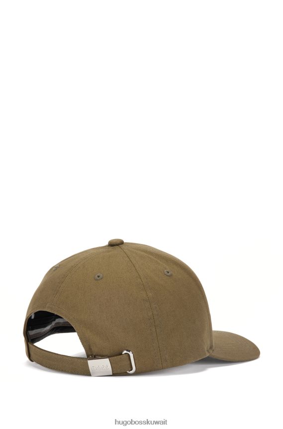 4TFNJN5497 اخضر فاتح Hugo Boss قبعة من نسيج قطني طويل باللون الأخضر الفاتح مع شعار هوغو للموسم الجديد