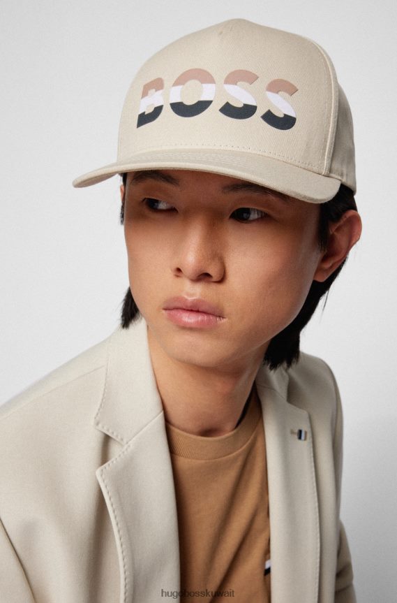 4TFNJN5498 البيج الفاتح Hugo Boss قبعة من نسيج قطني طويل مع شعار الموسم الجديد هوغو باللون البيج الفاتح