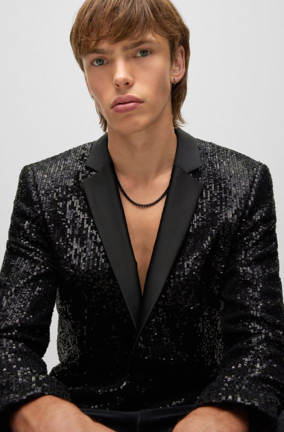 4TFNJN5503 أسود Hugo Boss قلادة سوداء من الفولاذ الأسود مرصعة بأحجار هوغو ذات الأوجه