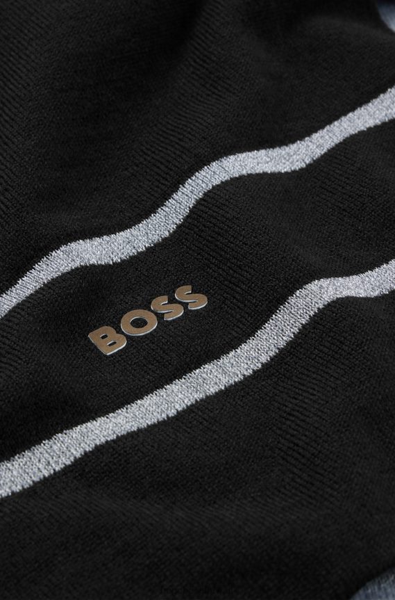 4TFNJN5532 أسود Hugo Boss وشاح بشريط عاكس مزخرف وشعار هوغو باللون الأسود