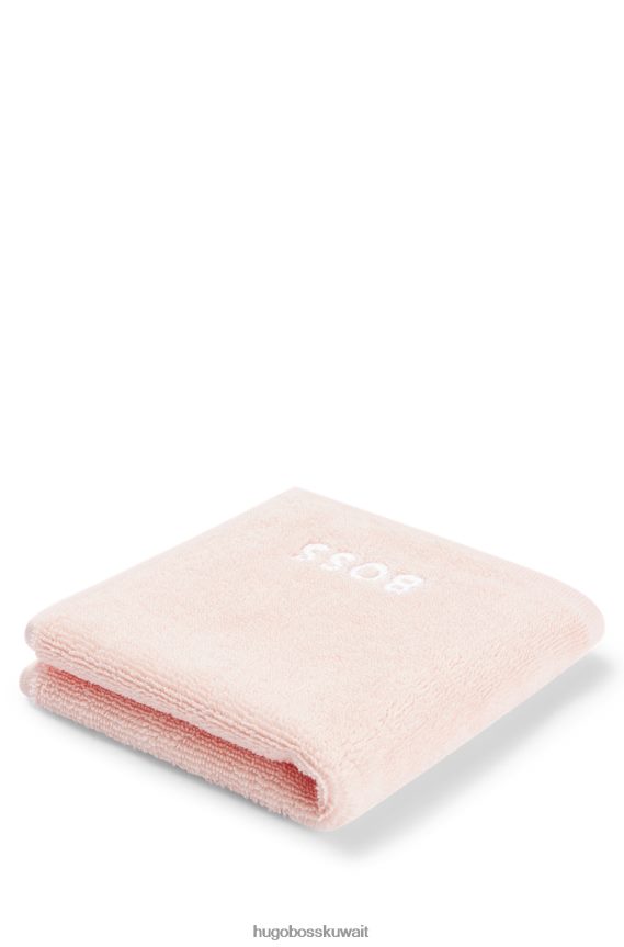 4TFNJN5551 لون القرنفل Hugo Boss قماش وجه وردي من القطن المصري مع شعار هوغو بلون متباين