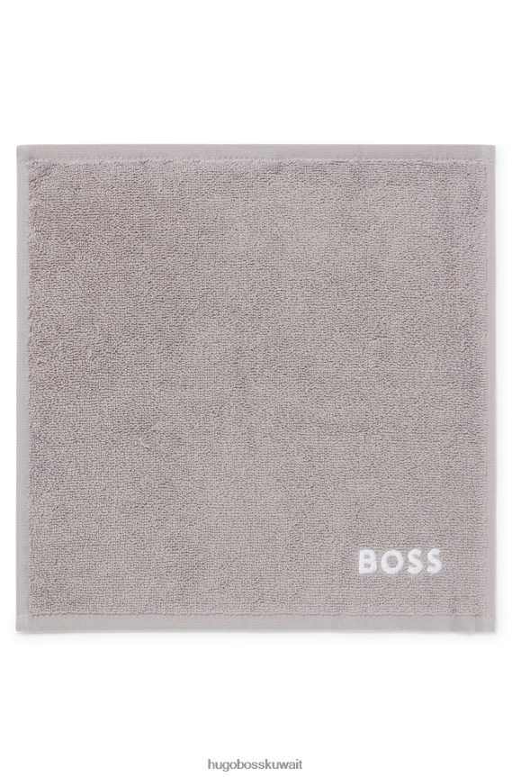 4TFNJN5554 رمادي Hugo Boss قماش وجه من القطن المصري باللون الرمادي من هوغو مع شعار متباين