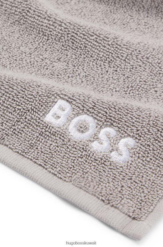 4TFNJN5554 رمادي Hugo Boss قماش وجه من القطن المصري باللون الرمادي من هوغو مع شعار متباين