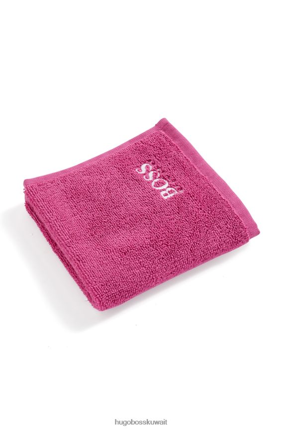 4TFNJN5555 لون القرنفل Hugo Boss قماش وجه من القطن المصري من هوغو مع شعار متباين باللون الوردي
