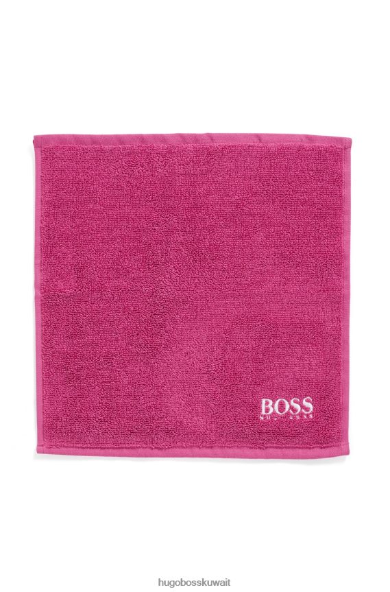4TFNJN5555 لون القرنفل Hugo Boss قماش وجه من القطن المصري من هوغو مع شعار متباين باللون الوردي